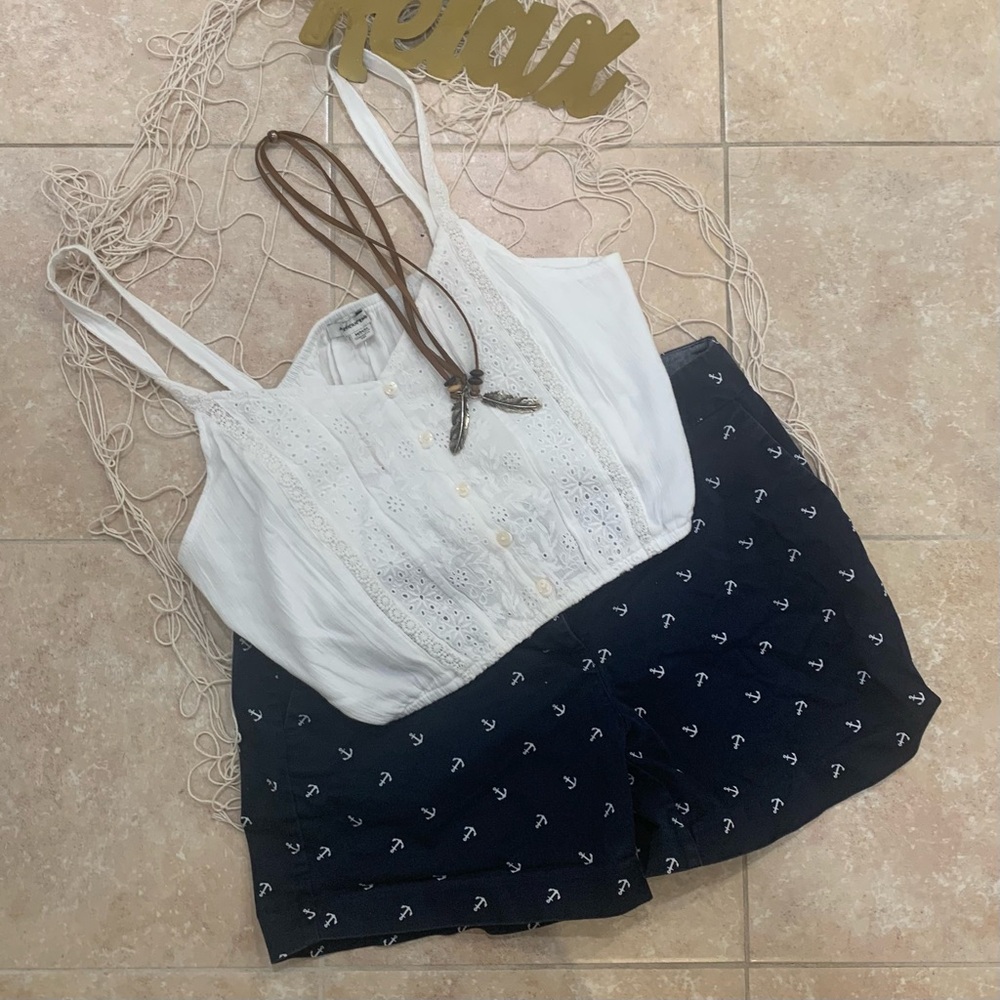 NWT American Eagle Outfitters White Lace Crop Top - Picture 4 of 4